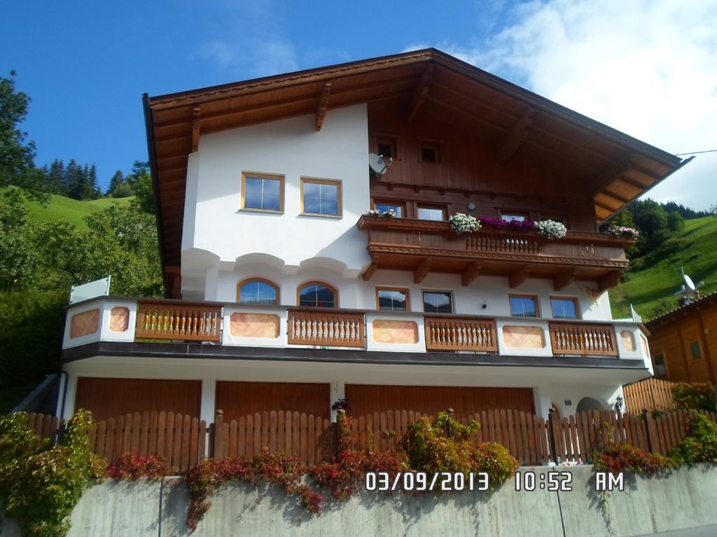 Haus Kroell Elisabeth Apartment Zell am Ziller Room photo